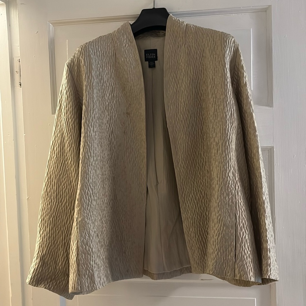 Eileen Fisher beautiful kimono style silk jacket in EUC   Lovely textured silk